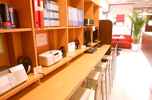 天王寺校の自習スペース